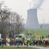 NaturFreunde demonstrieren vor dem AKW Grafenrheinfeld NaturFreunde demonstrieren vor dem AKW Grafenrheinfeld